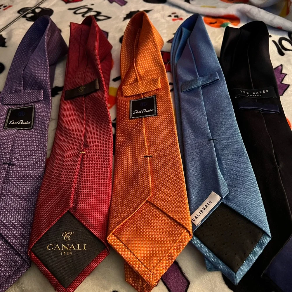 Mens solid color Ties - Picture 2 of 2